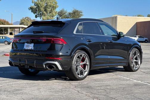2025 Audi RS Q8 4.0T