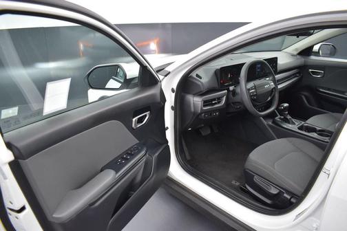 Snow White Pearl 2025 Kia K4 LXS