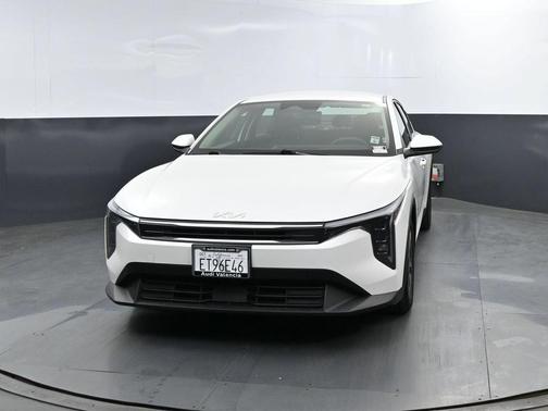 Snow White Pearl 2025 Kia K4 LXS