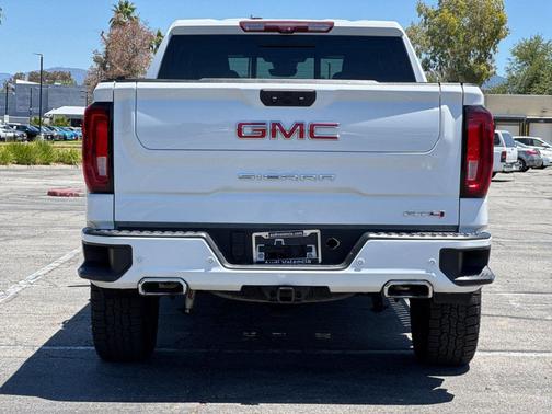Summit White 2022 GMC Sierra 1500 AT4