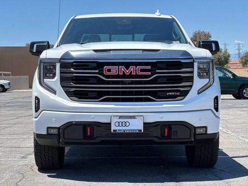 Summit White 2022 GMC Sierra 1500 AT4