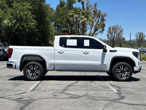 Summit White 2022 GMC Sierra 1500 AT4
