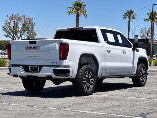 Summit White 2022 GMC Sierra 1500 AT4