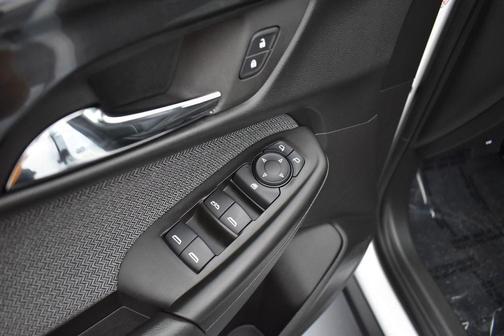 Summit White 2025 Chevrolet Trailblazer LT
