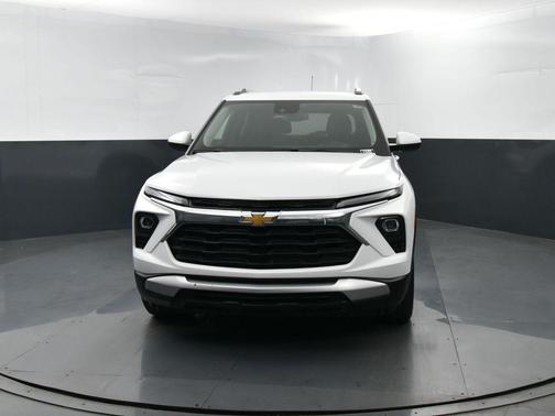 Summit White 2025 Chevrolet Trailblazer LT