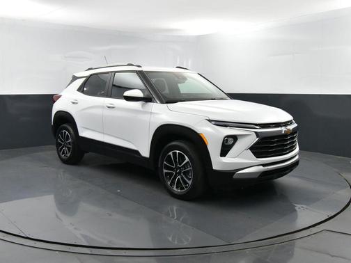 Summit White 2025 Chevrolet Trailblazer LT