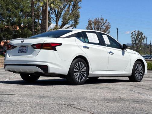 Glacier White 2025 Nissan Altima 2.5 SV