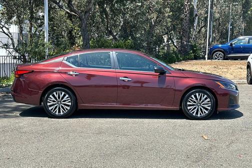 Garnet Pearl 2024 Nissan Altima 2.5 SV