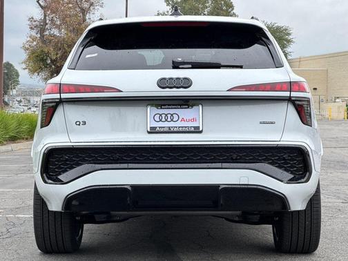 Glacier White Metallic 2026 Audi Q3 TFSI quattro S tronic