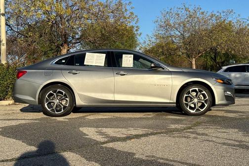 Sterling Gray Metallic 2024 Chevrolet Malibu FWD 1LT