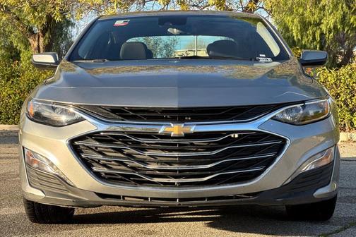 Sterling Gray Metallic 2024 Chevrolet Malibu FWD 1LT