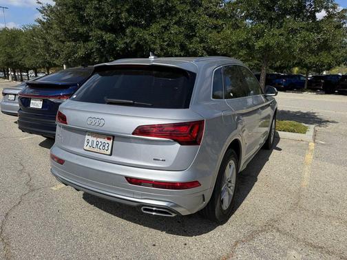 Florett Silver Metallic 2024 Audi Q5 45 S line Premium