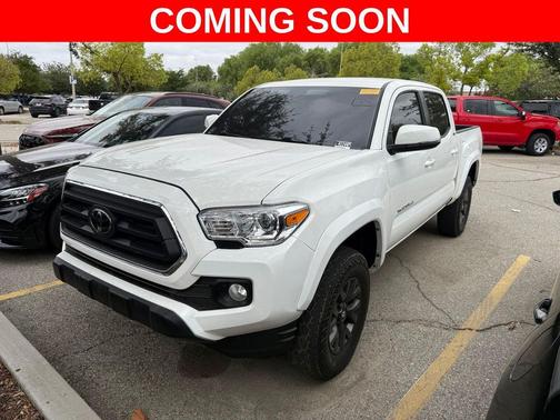White 2022 Toyota Tacoma SR5