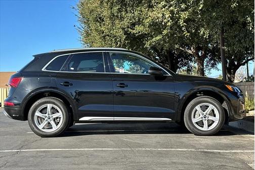 2024 Audi Q5 40 Premium