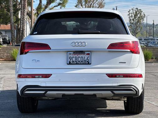 Ibis White 2022 Audi Q5 40 Premium