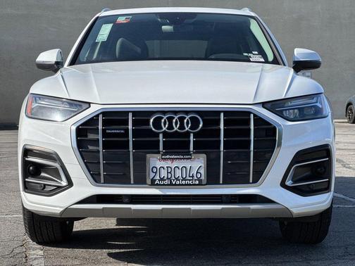 Ibis White 2022 Audi Q5 40 Premium