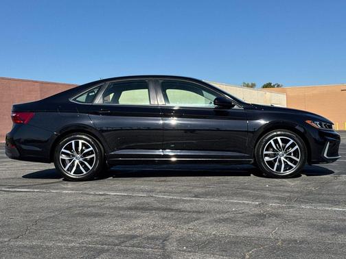 Black 2025 Volkswagen Jetta 1.5T SE