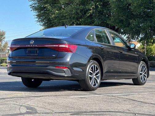 Black 2025 Volkswagen Jetta 1.5T SE