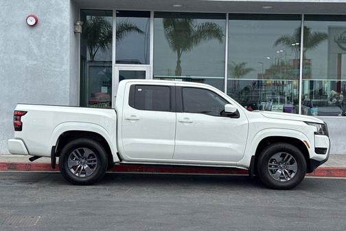 Glacier White 2025 Nissan Frontier SV