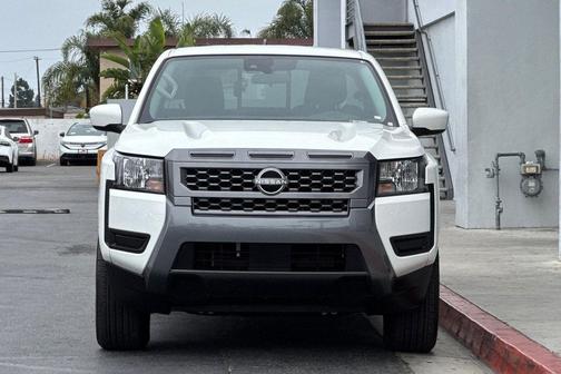 Glacier White 2025 Nissan Frontier SV