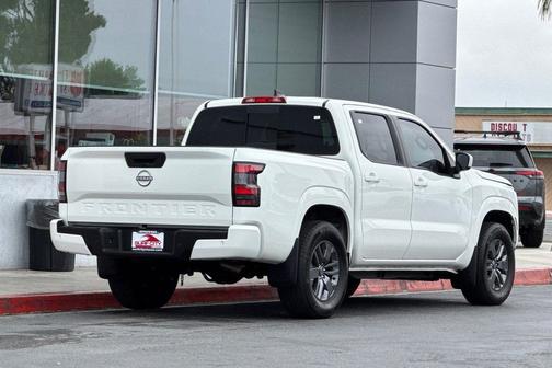 Glacier White 2025 Nissan Frontier SV