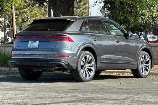2025 Audi Q8 55 Premium Plus