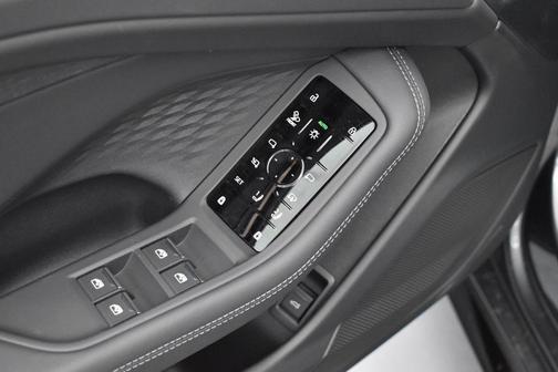Daytona Gray Pearl Effect 2026 Audi A6 Premium Plus quattro S tronic