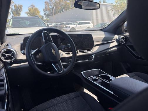 Black Metallic 2026 Chevrolet Equinox 1LT