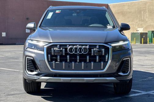 2025 Audi Q7 45 Premium