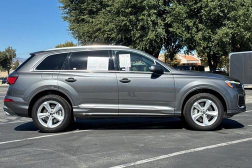 2025 Audi Q7 45 Premium