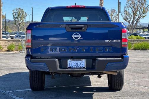 2023 Nissan Frontier SV
