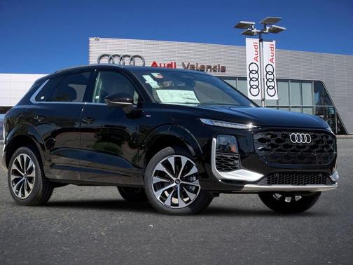 Mythos Black Metallic 2026 Audi Q3 TFSI quattro S tronic