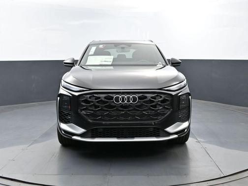 Mythos Black Metallic 2026 Audi Q3 TFSI quattro S tronic