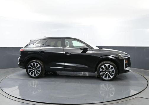 Mythos Black Metallic 2026 Audi Q3 TFSI quattro S tronic