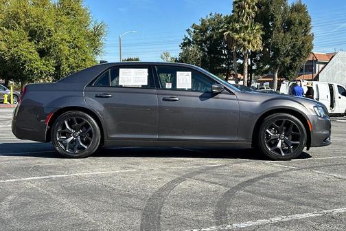 Granite Crystal Metallic Clearcoat 2023 Chrysler 300 S