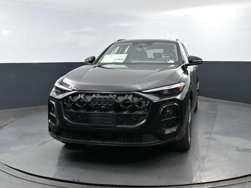 Mythos Black Metallic 2026 Audi Q5 Premium TFSI quattro S tronic