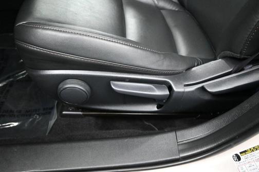 Platinum Quartz Metallic 2024 Mazda Mazda3 2.5 S Select Sport