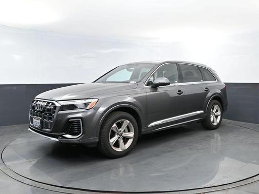 Gray 2025 Audi Q7 45 Premium