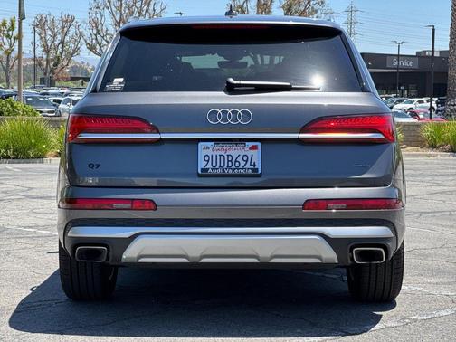Gray 2025 Audi Q7 45 Premium