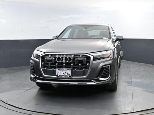 Gray 2025 Audi Q7 45 Premium