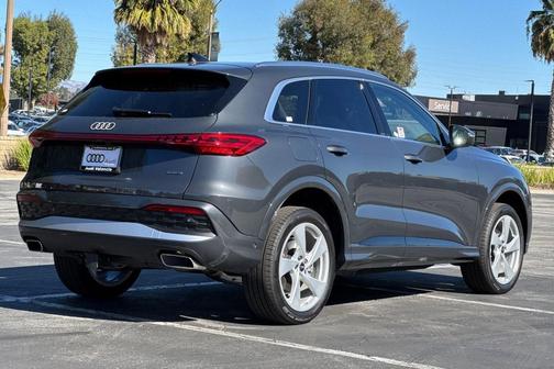 2025 Audi Q5 Premium Plus