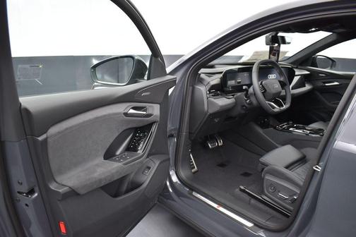 Magnet Gray 2027 Audi SQ6 e-tron Sportback Premium Plus quattro