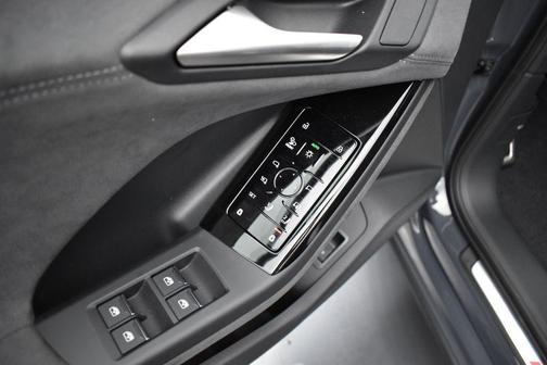 Magnet Gray 2027 Audi SQ6 e-tron Sportback Premium Plus quattro