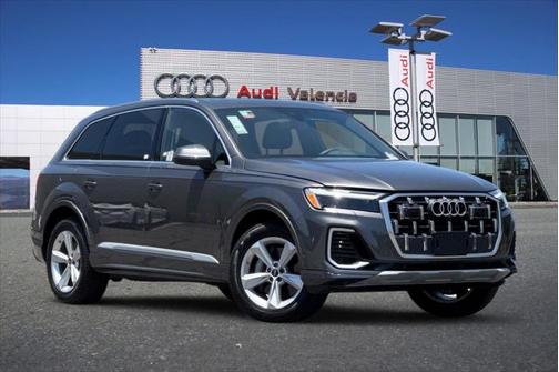 2025 Audi Q7 55 Premium