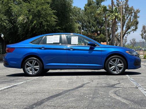 Rising Blue Metallic 2024 Volkswagen Jetta 1.5T SE