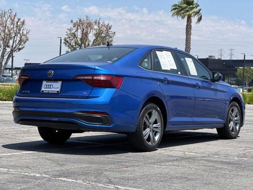 Rising Blue Metallic 2024 Volkswagen Jetta 1.5T SE