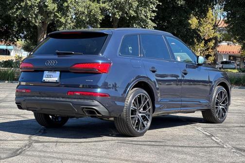 2025 Audi Q7 55 Premium Plus