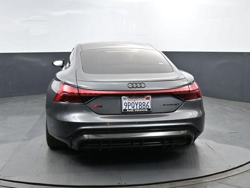 Daytona Gray Pearl Effect 2022 Audi RS e-tron GT quattro