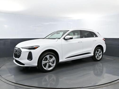 White 2026 Audi Q5 Premium Plus TFSI quattro S tronic