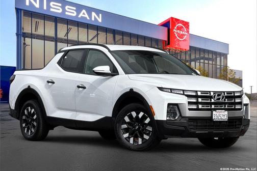 Atlas White 2025 Hyundai SANTA CRUZ SEL